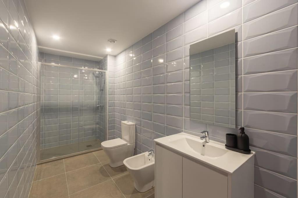 2E Apartamento Encantador A 3 Minutos Da Praia Матозиньюш Экстерьер фото